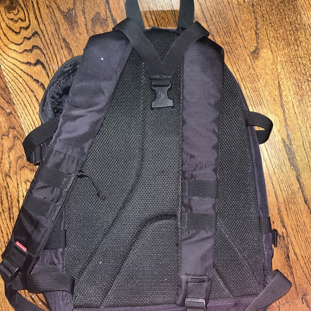Supreme Backpack - Picture 2 of 5